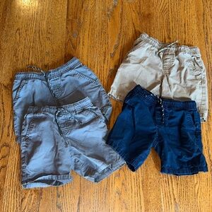 Bundle of 4 cat & jack woven shorts - good condition- 5T